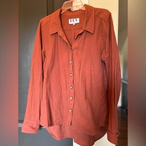 ᒪᗴᐯ ᗩᑭᑭᗩᖇᗴᒪ Women’s Button Up 100% Cotton Shirt